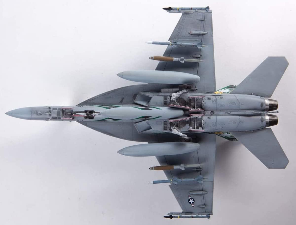 Doyusha 412688 1/72 Amazing! Plastic Model No. 7 US Navy F/A-18E Super Hornet VFA-195 Chippy Ho - BanzaiHobby