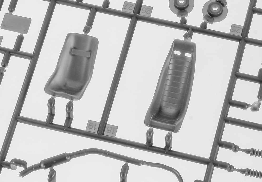 Hasegawa 20734 1/24 Asano Racing Service Starlet KP61 1982 Starlet Grand Cup Race Champion - BanzaiHobby