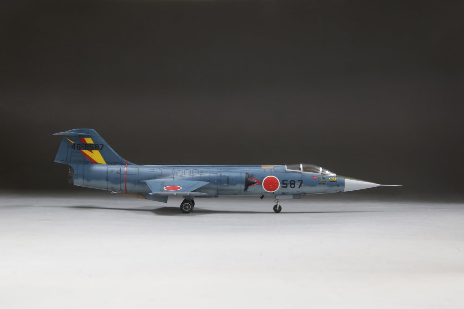 Fine Molds FX07 1/72 Japan Air Self-Defense Force F-104J Jet Fighter Senkyou