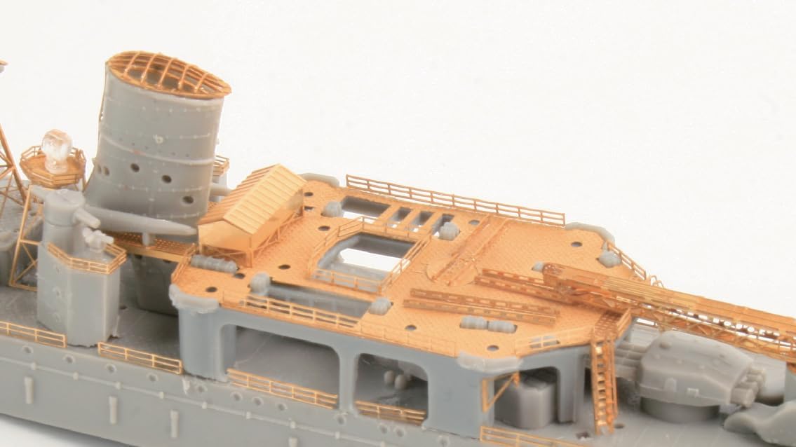 Fujimi 452258 1/700 Japanese Navy Light Cruiser Yahagi (1945/1944) Full Hull Model (with etched parts) - BanzaiHobby