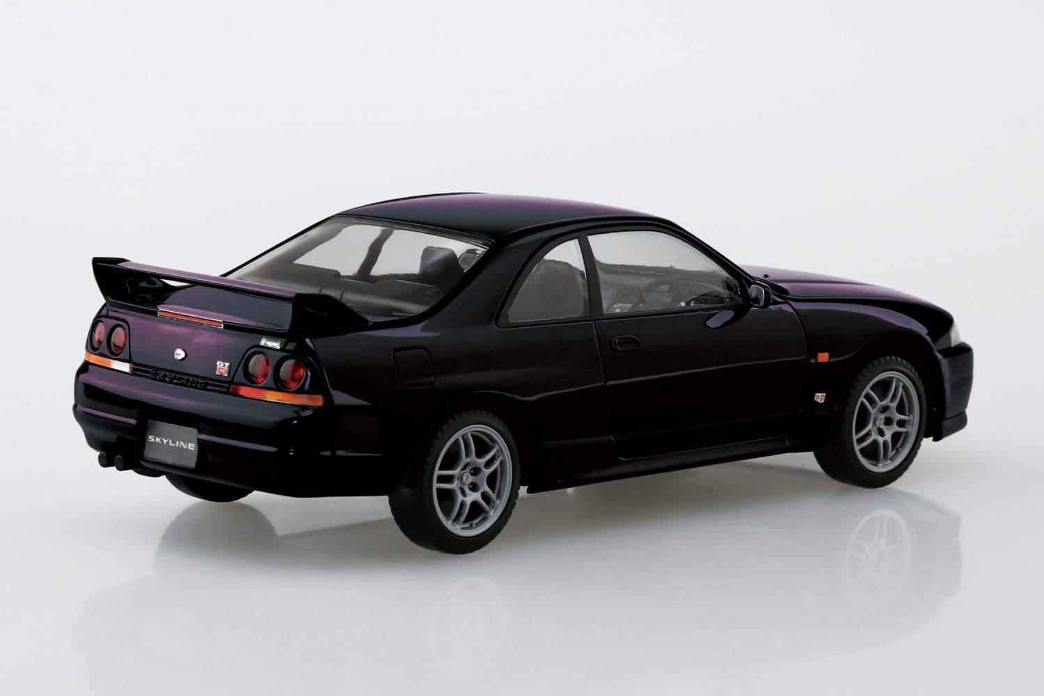 Aoshima 1/32 RakuPla Snap Kit No.21-MP Nissan R33 Skyline GT-R (Midnight Purple) - BanzaiHobby