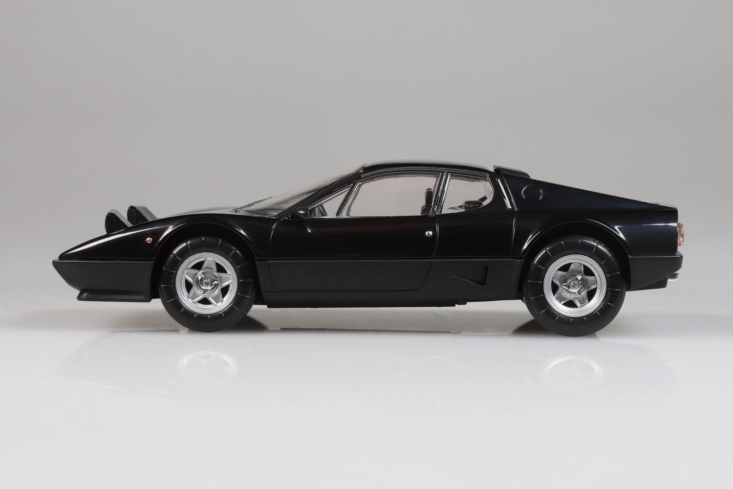 Aoshima 1/32 RakuPla Snap Kit No.26-BK Ferrari 512 BB (Black) - Aoshima Banzai Hobby