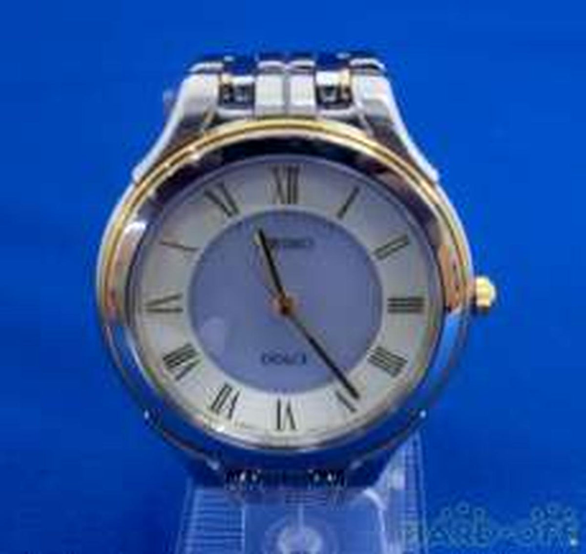 SEIKO Quartz Analog Wristwatch V181-OACO