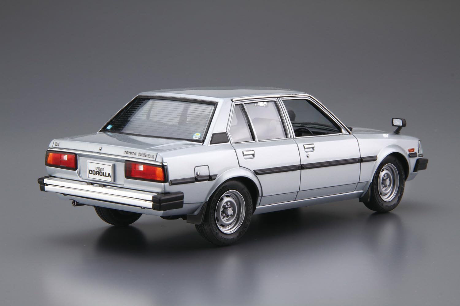 Aoshima 1/24 The Model Car No. 71 Toyota E71/70 Corolla Sedan GT/DX '79 - BanzaiHobby