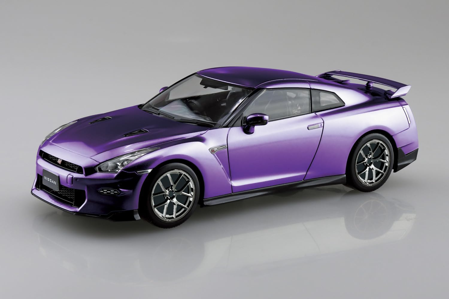 Aoshima 1/32 RakuPla Snap Kit No.03CU-MP Nissan R35 Nissan GT-R 2024 Custom Wheel (Metallic Purple) - BanzaiHobby