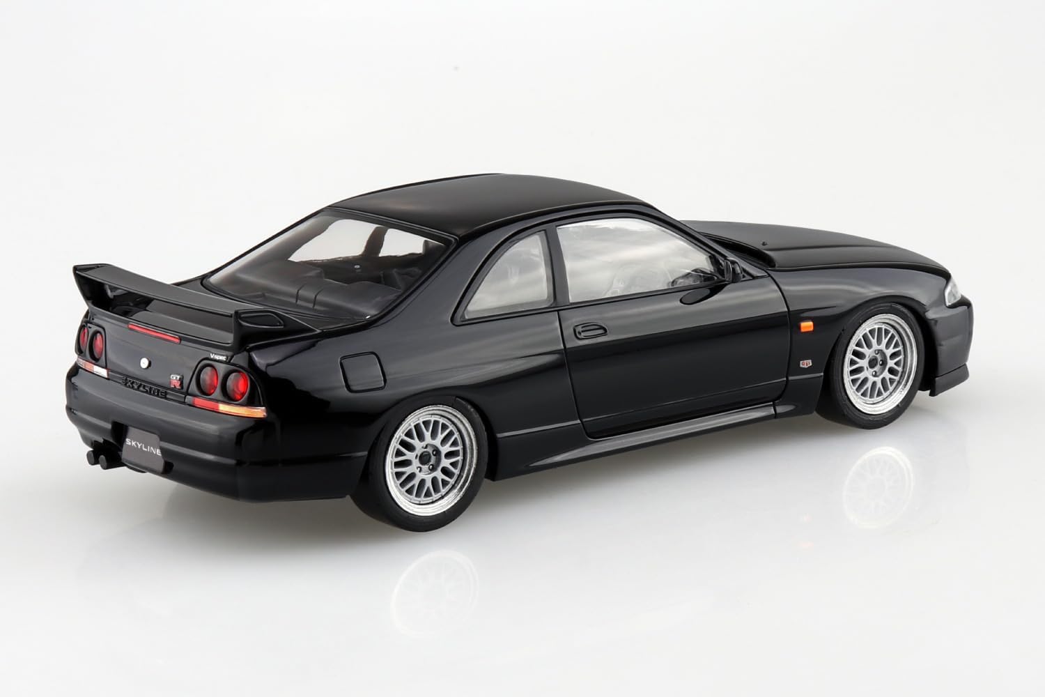 Aoshima 1/32 RakuPla Snap Kit No.21CU-BK Nissan R33 Skyline GT-R Custom Wheel (Black)