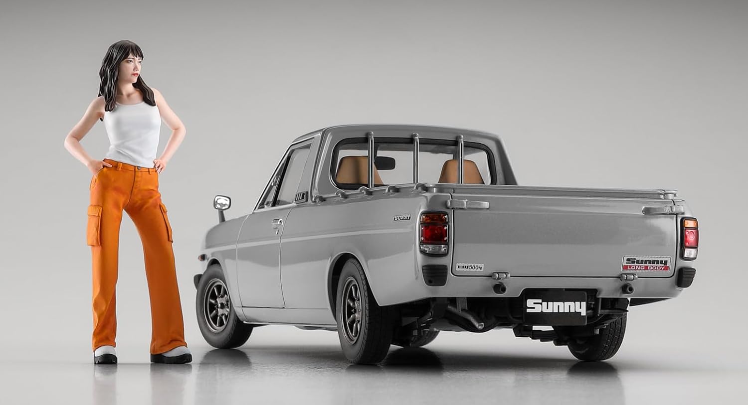 Hasegawa SP626 1/24 Datsun Sunny Truck Long Body Deluxe w/Girls Figure - BanzaiHobby