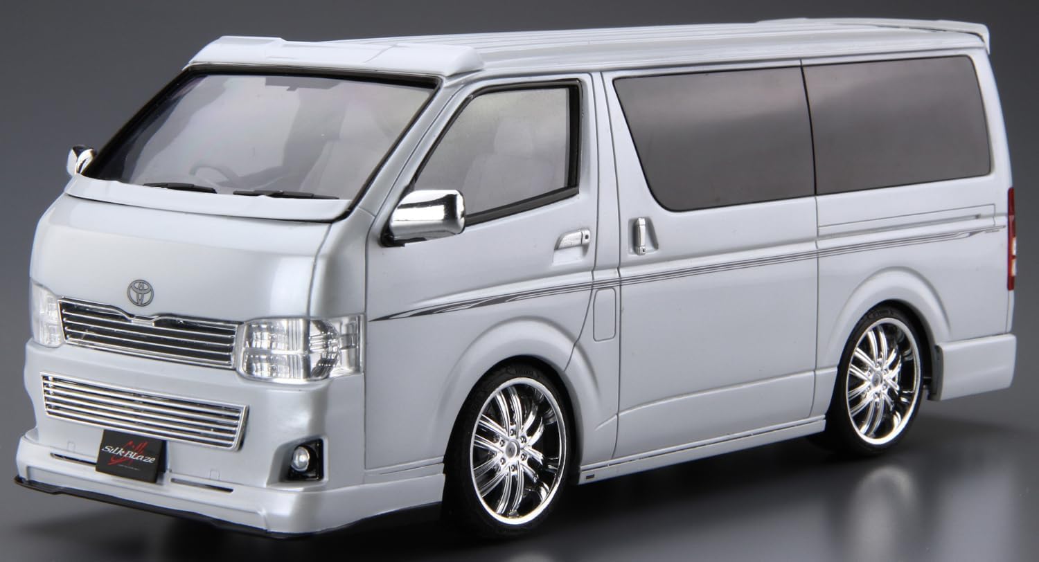 Aoshima 068786 1/24 Bunka Kyozai The Tuned Car Series No.28 Toyota Silk Blaze TRH200V Hiace VerIII '10 - BanzaiHobby