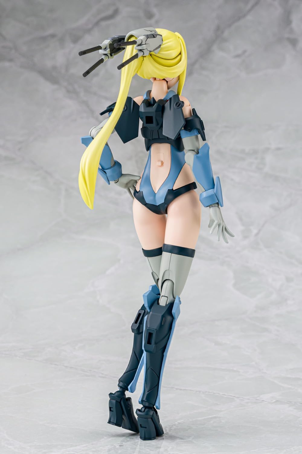 Aoshima V.F.G. MC-18 Macross F VF-25S Super Messiah - BanzaiHobby