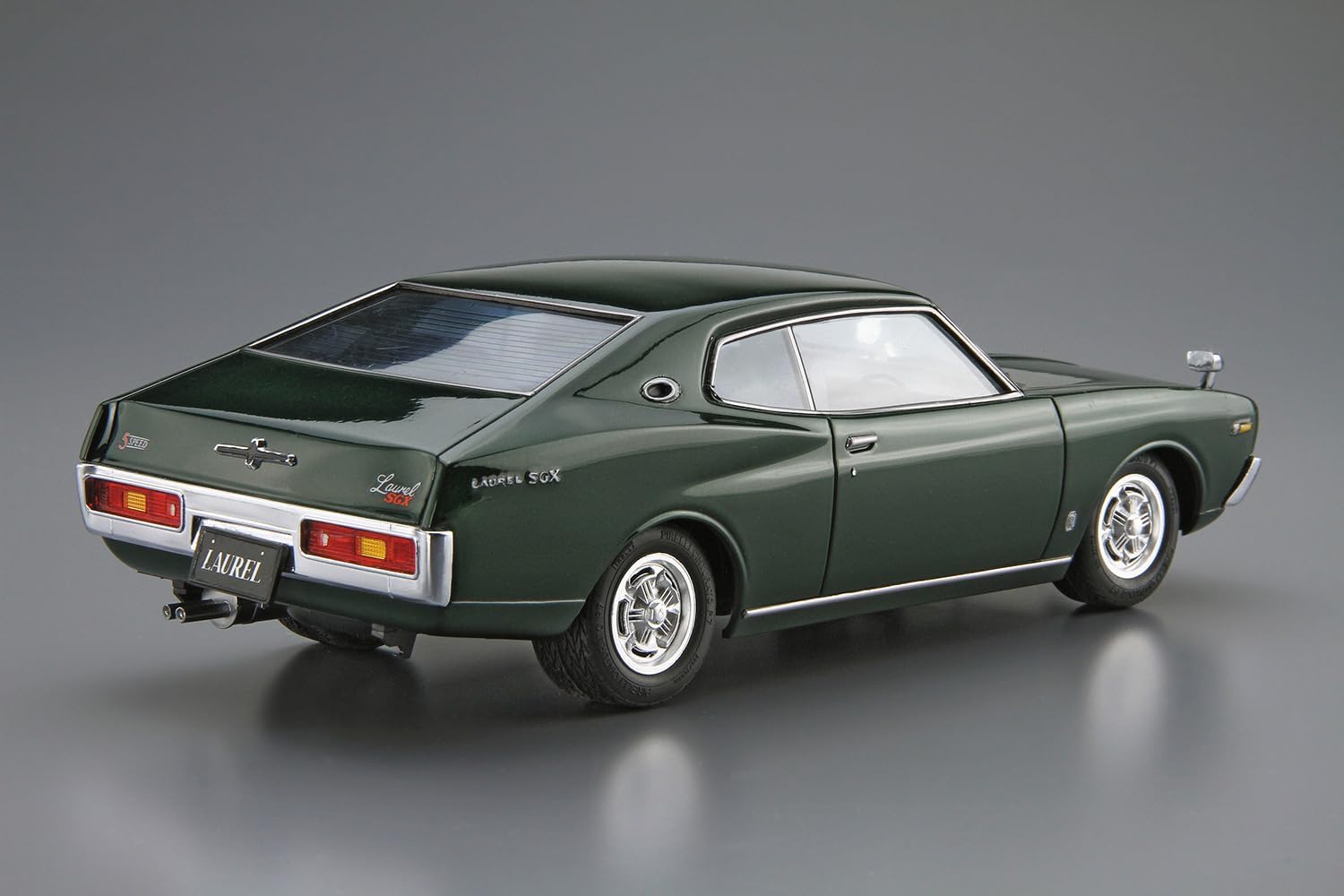 Aoshima 1/24 The Model Car No. 14 Nissan KHC130 Laurel HT 2000 SGX 1972 - BanzaiHobby