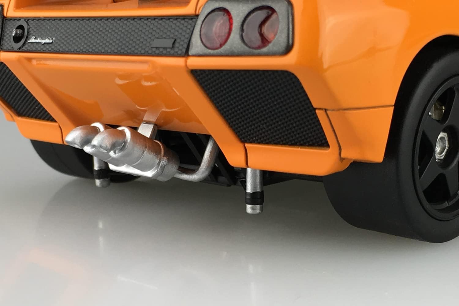 Aoshima 1/24 The Supercar No. 20 '99 Lamborghini Diablo GTR - BanzaiHobby