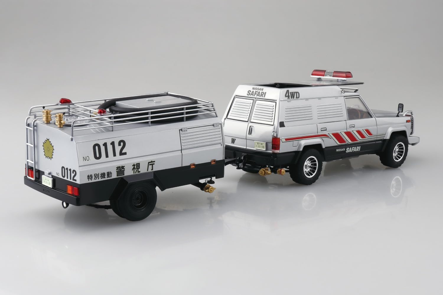Aoshima 1/24 Seibu Police No.7 Safari 4WD & Tank Car - BanzaiHobby