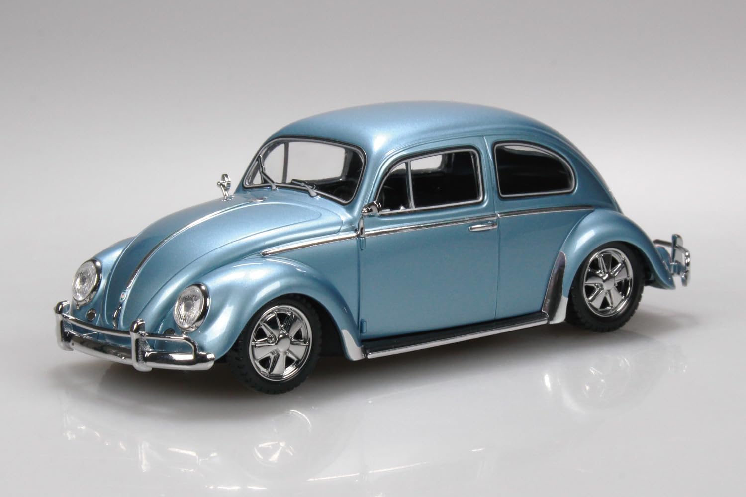 Aoshima 1/32 Rakupla Snap Kit No. 20CU-SS Volkswagen Beetle Custom (Strato Silver) - BanzaiHobby