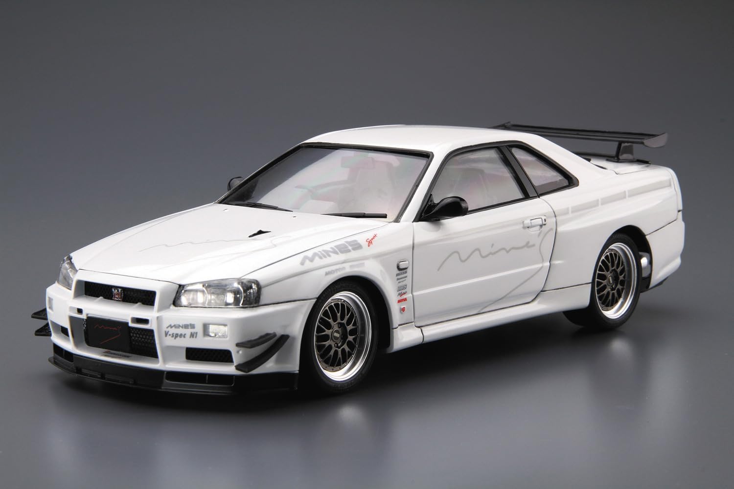 Aoshima 1/24 The Tuned Car No.34 Mine's BNR34 Skyline GT-R '02 (Nissan)