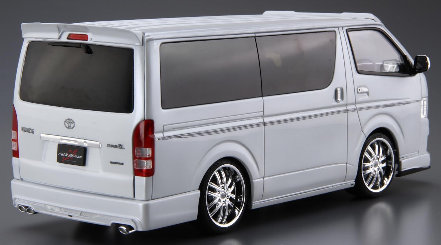 Aoshima 068786 1/24 Bunka Kyozai The Tuned Car Series No.28 Toyota Silk Blaze TRH200V Hiace VerIII '10 - BanzaiHobby