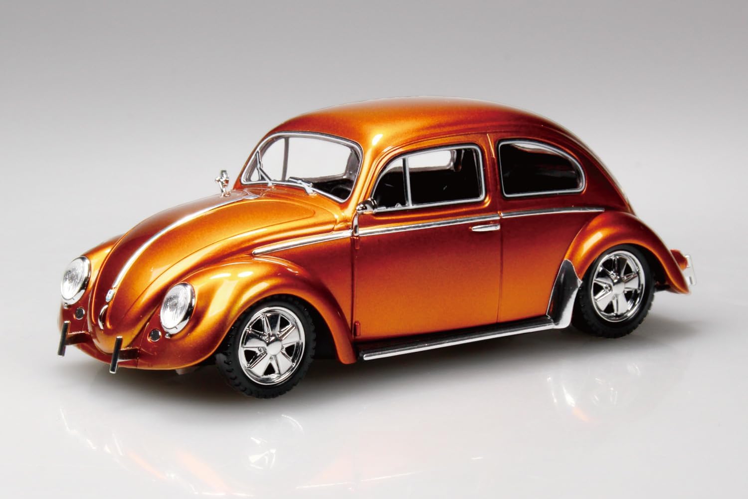 Aoshima 1/32 Rakupla Snap Kit No. 20CU-MO Volkswagen Beetle Custom (Metallic Orange) - BanzaiHobby