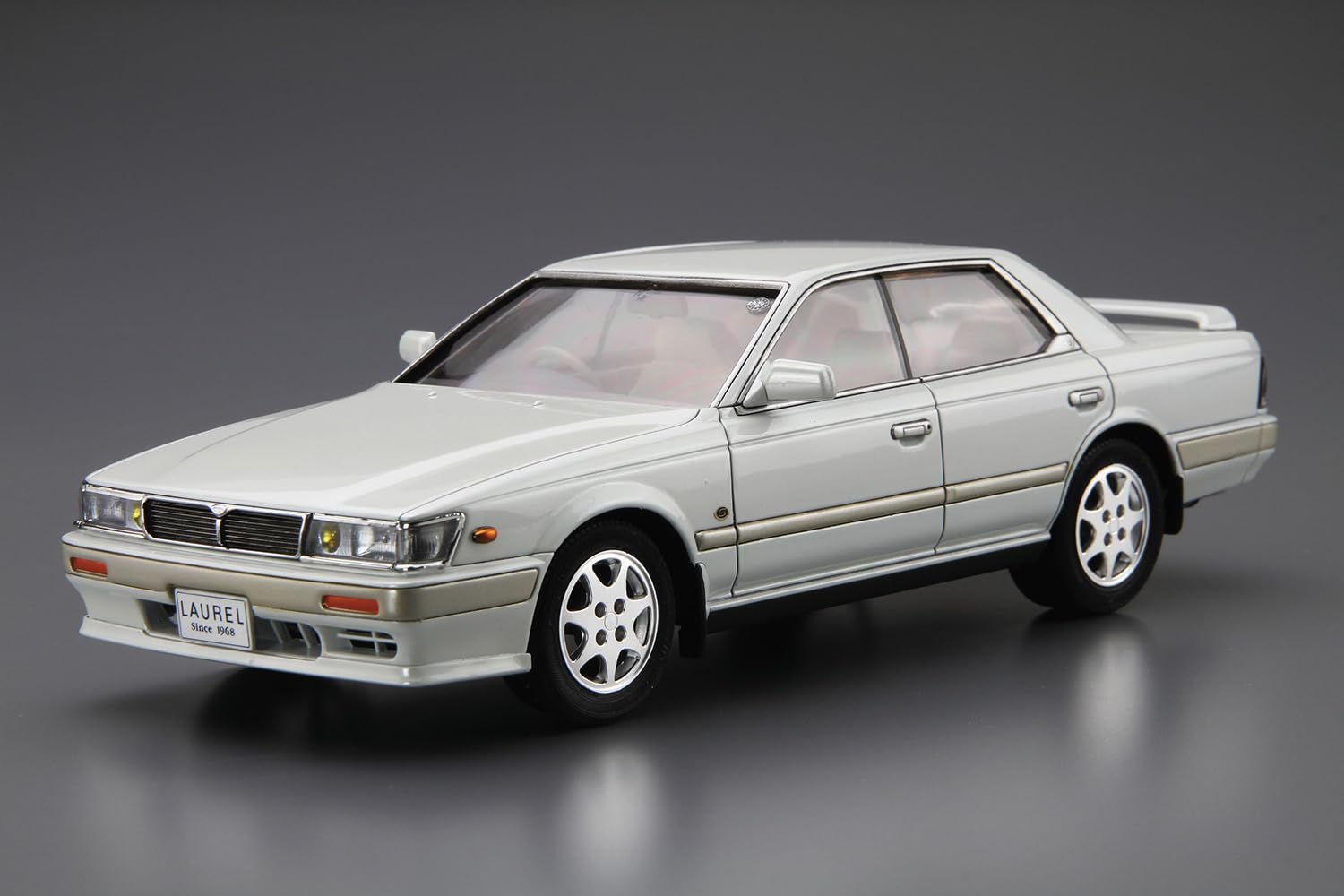 Aoshima 1/24 The Model Car No. 28 Nissan HC33 Laurel Medalist CLUB L '91 - BanzaiHobby
