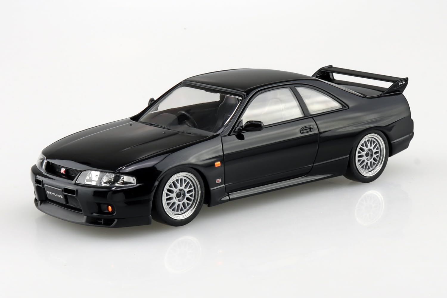 Aoshima 1/32 RakuPla Snap Kit No.21CU-BK Nissan R33 Skyline GT-R Custom Wheel (Black) - BanzaiHobby