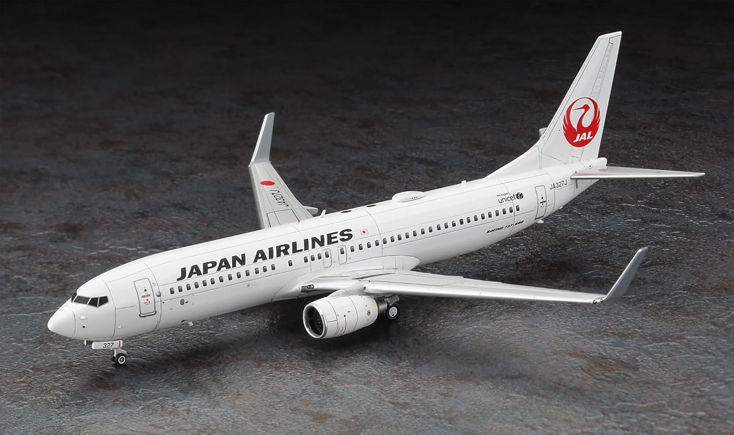 Hasegawa 1/200 Japan Airlines Boeing 737-800 (Tsurumaru Logo) - BanzaiHobby