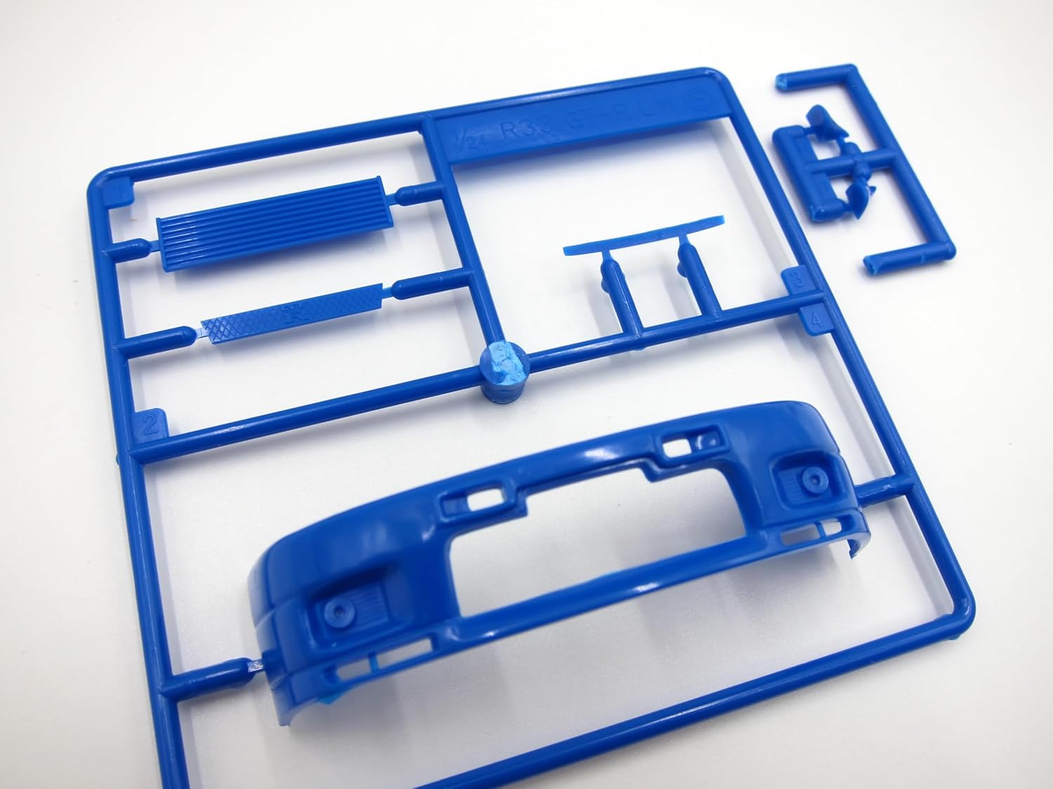 Fujimi 172019 1/24 Wangan Midnight Series No.4 Nissan Skyline GT-R (R33) RGO Wangan-4 - BanzaiHobby