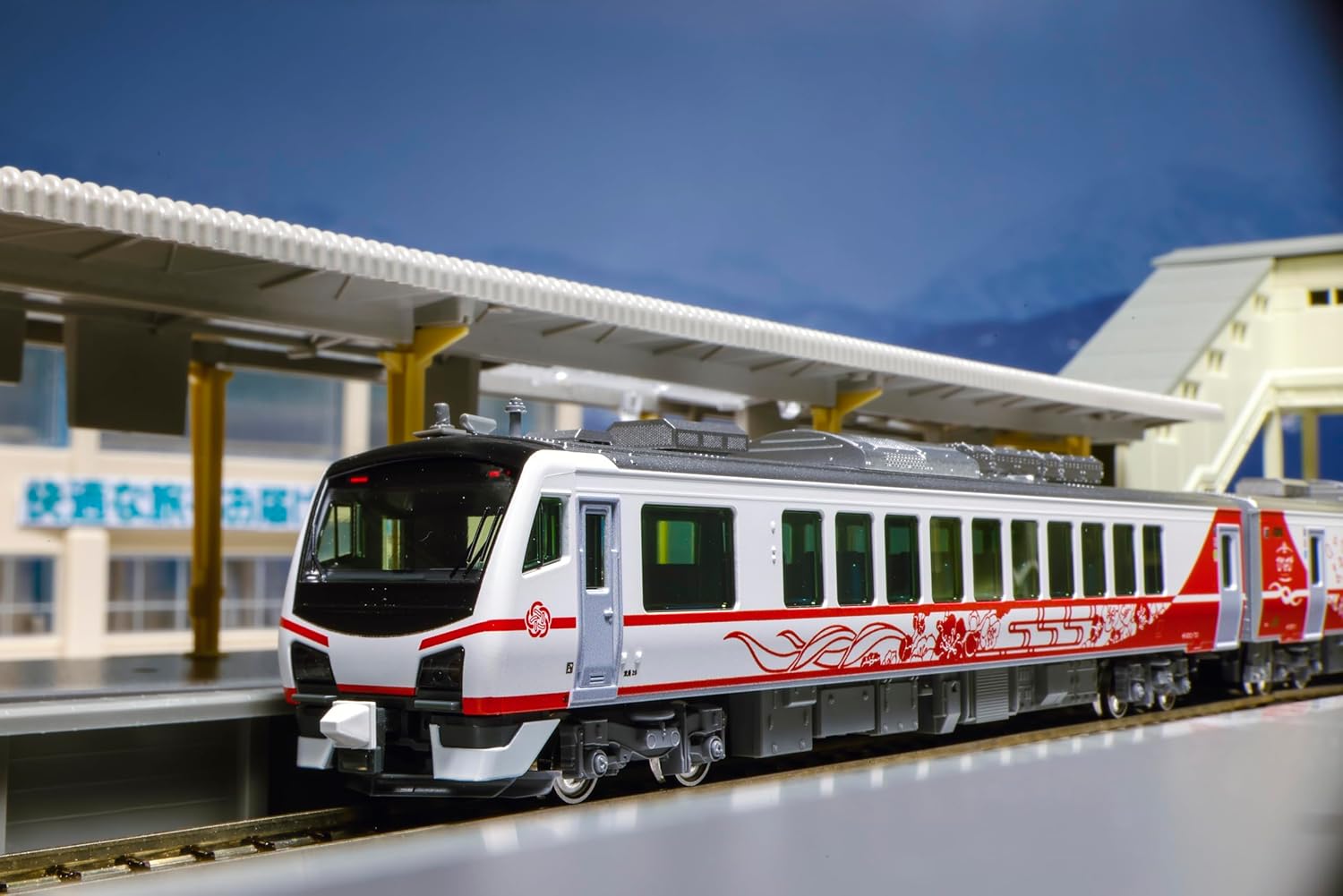 KATO 10-1917 N Gauge HB-E300 Series "Hinabi" 2-Car Set - BanzaiHobby