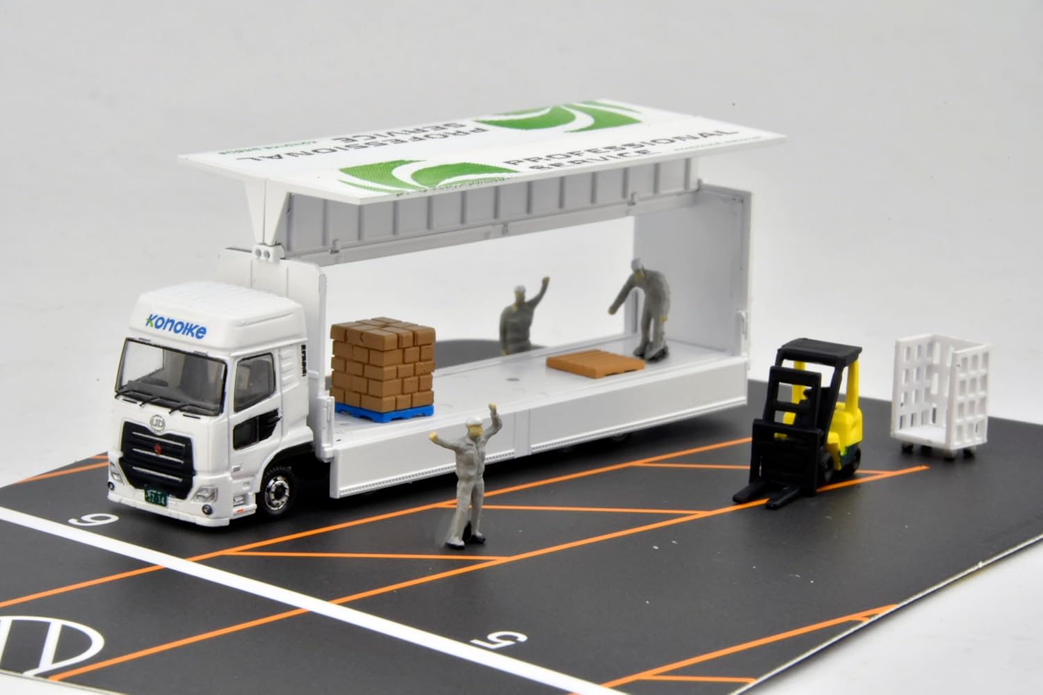 TOMYTEC Truck Collection Logistics Site Wing Van Set J Konoike Transport - BanzaiHobby