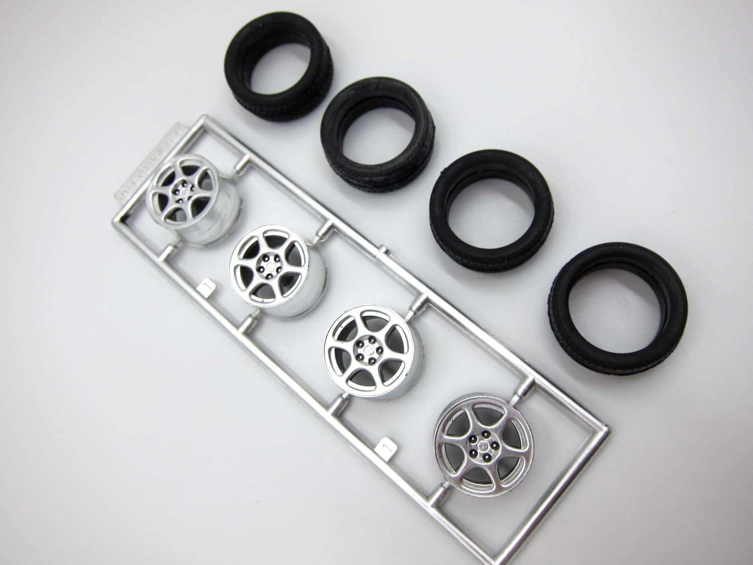 Fujimi ID322 1/24 Inch Up Series No.322 Mitsubishi Lancer Evolution VIII GSR (with GT-W wing) - BanzaiHobby