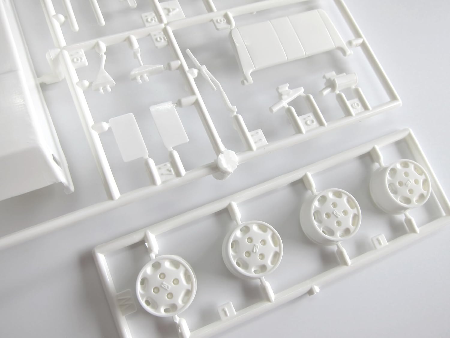 Fujimi ID-323 1/24 Inch Up Series No.323 Mira Vivian S - BanzaiHobby