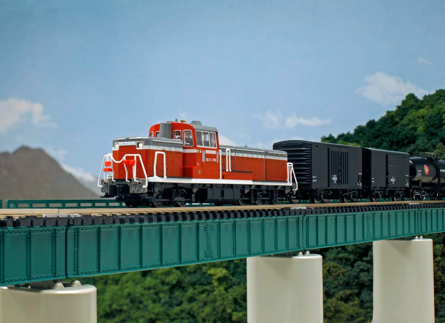 KATO 7011-2 N-Gauge DE10 Warm Regions - Kato - Precision Railroad Model Banzai Hobby