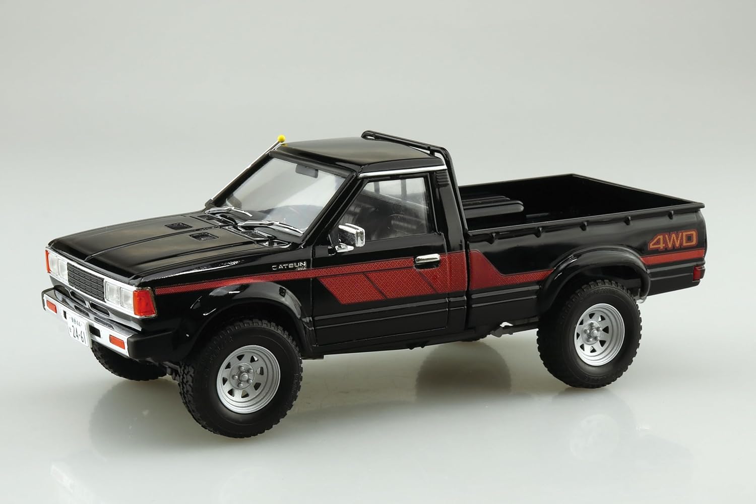 Aoshima 1/24 The Tuned Car Series No.91 720 Datsun Truck Lift Up Custom '82 (Nissan) - BanzaiHobby