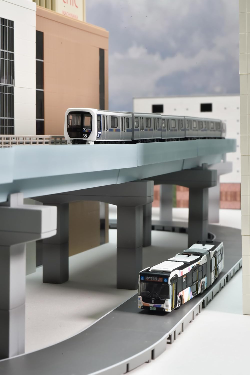 TOMYTEC New Transportation System Collection Yurikamome 7300 Series 6 Car Set - BanzaiHobby