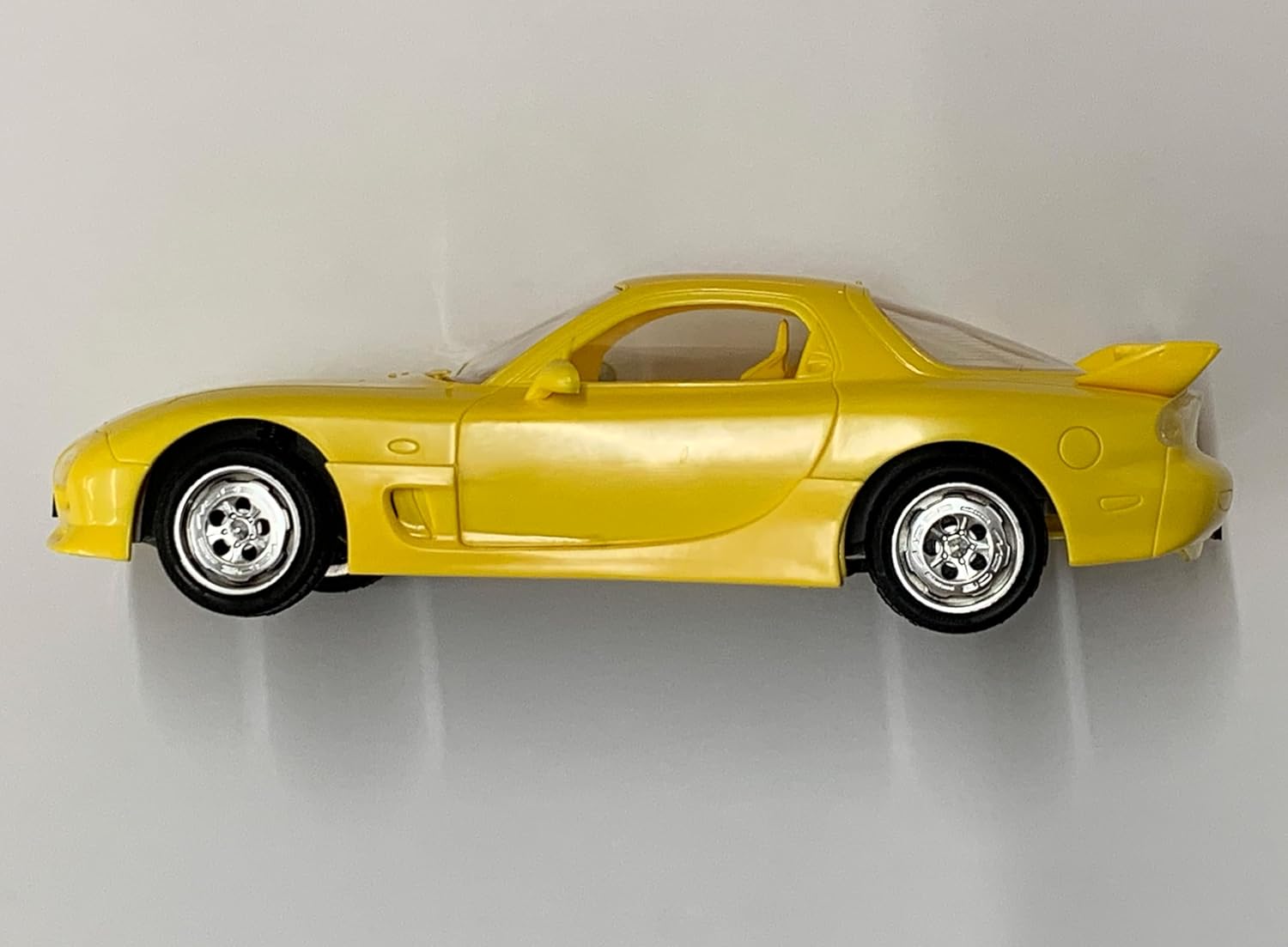 Fujimi 183725 1/24 Initial D Series No. 12 FD3S RX-7 Mazda Speed A-spec Keisuke Takahashi - BanzaiHobby