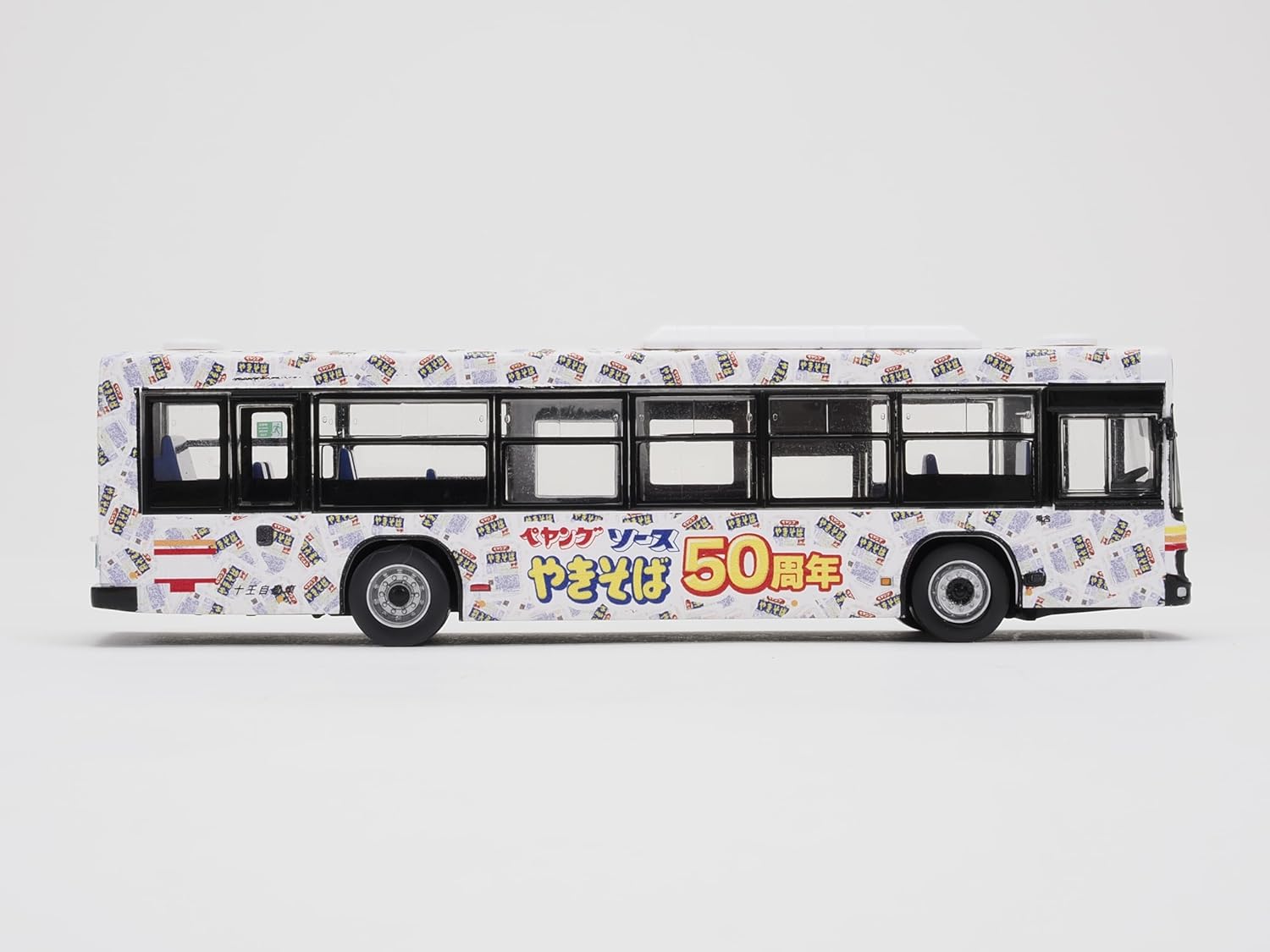 TOMYTEC JH060 National Bus Collection 80 Juo Jidosha Peyoung Sauce Yakisoba 50th Anniversary Wrapping Bus - BanzaiHobby