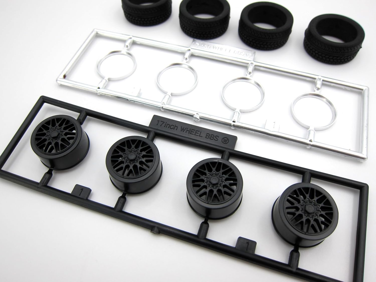 Fujimi 1/24 Wangan Midnight Series No.3 Nissan Skyline GT-R (R32) Reina - BanzaiHobby