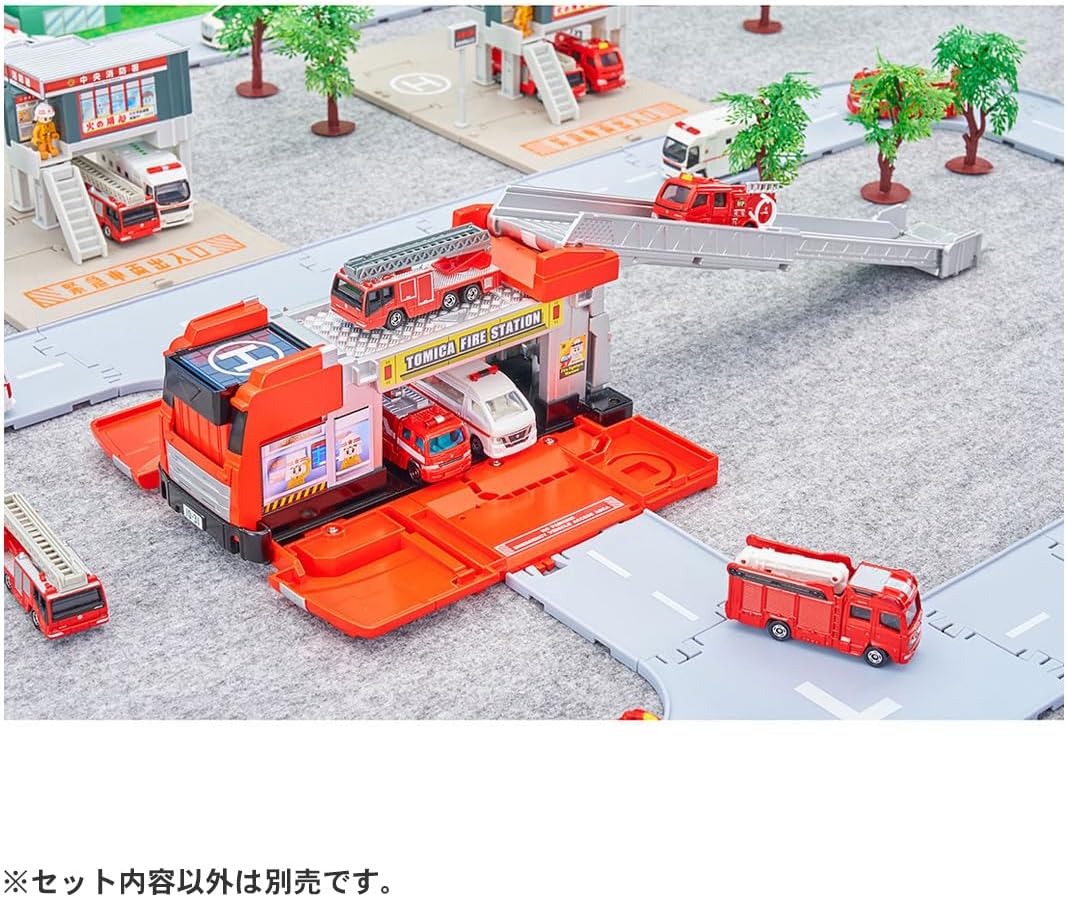 Tomica World Tomica Vehicle Town Transforming Ladder Fire Truck (with Tomica) - BanzaiHobby