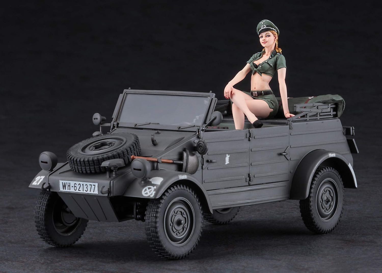 Hasegawa SP453 1/24 Pkw.K1 Cubelwagen Type 82 w/Blonde Girls Figure - BanzaiHobby