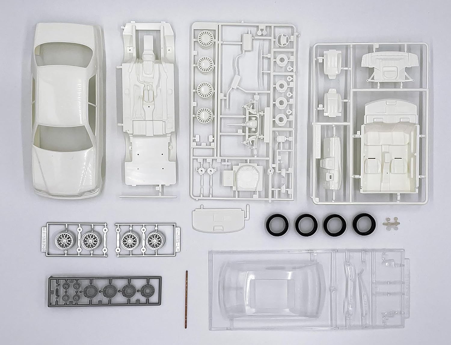 Fujimi ID-316 1/24 Inch Up Series No.316 Crown Majesta UZS155 C Type i-Four - BanzaiHobby