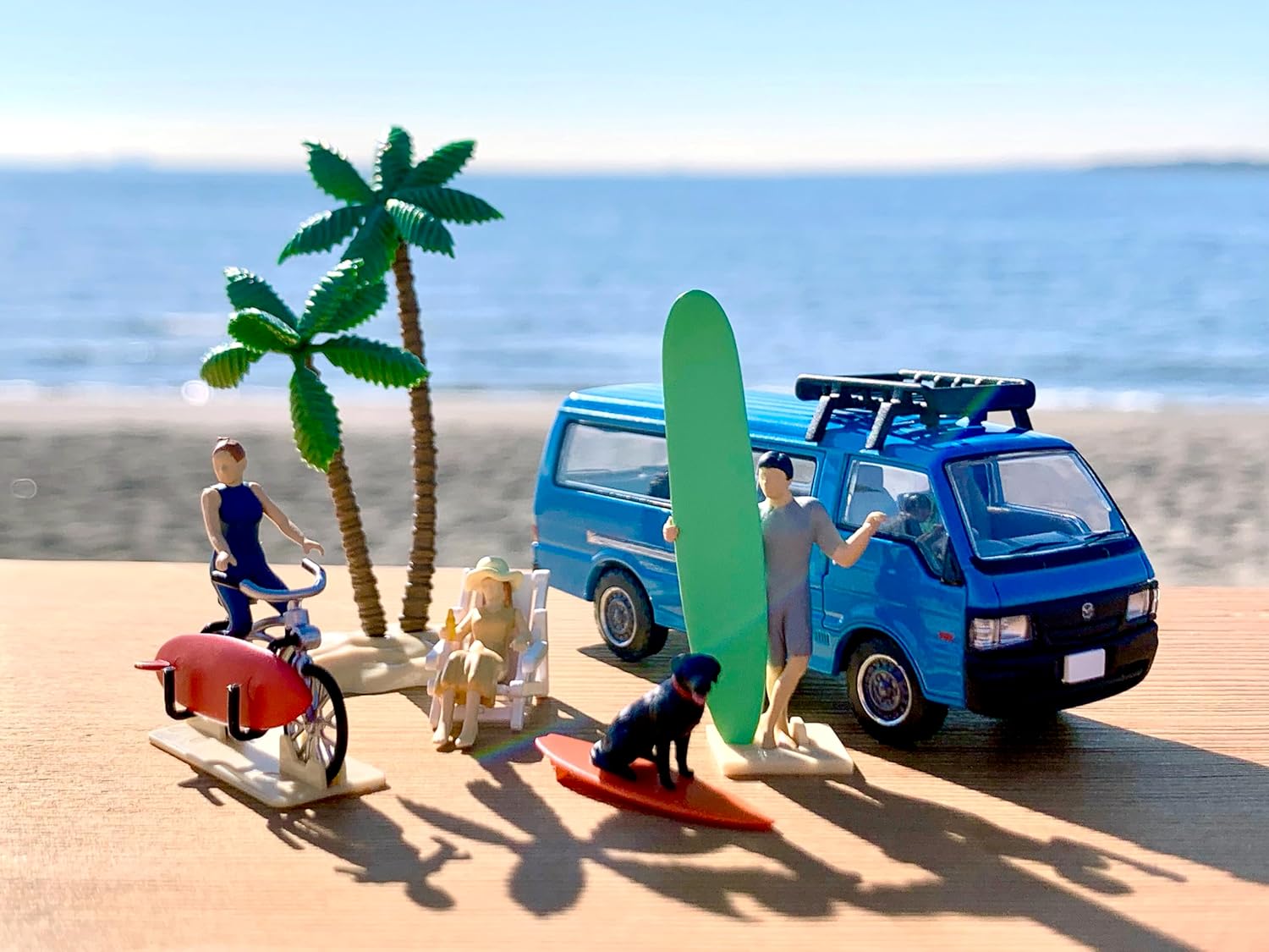 TOMYTEC 330813 1/64 Diocolle 64 #CarSnap 19b Surfing 2 (Mazda Bongo Brawny included) - BanzaiHobby