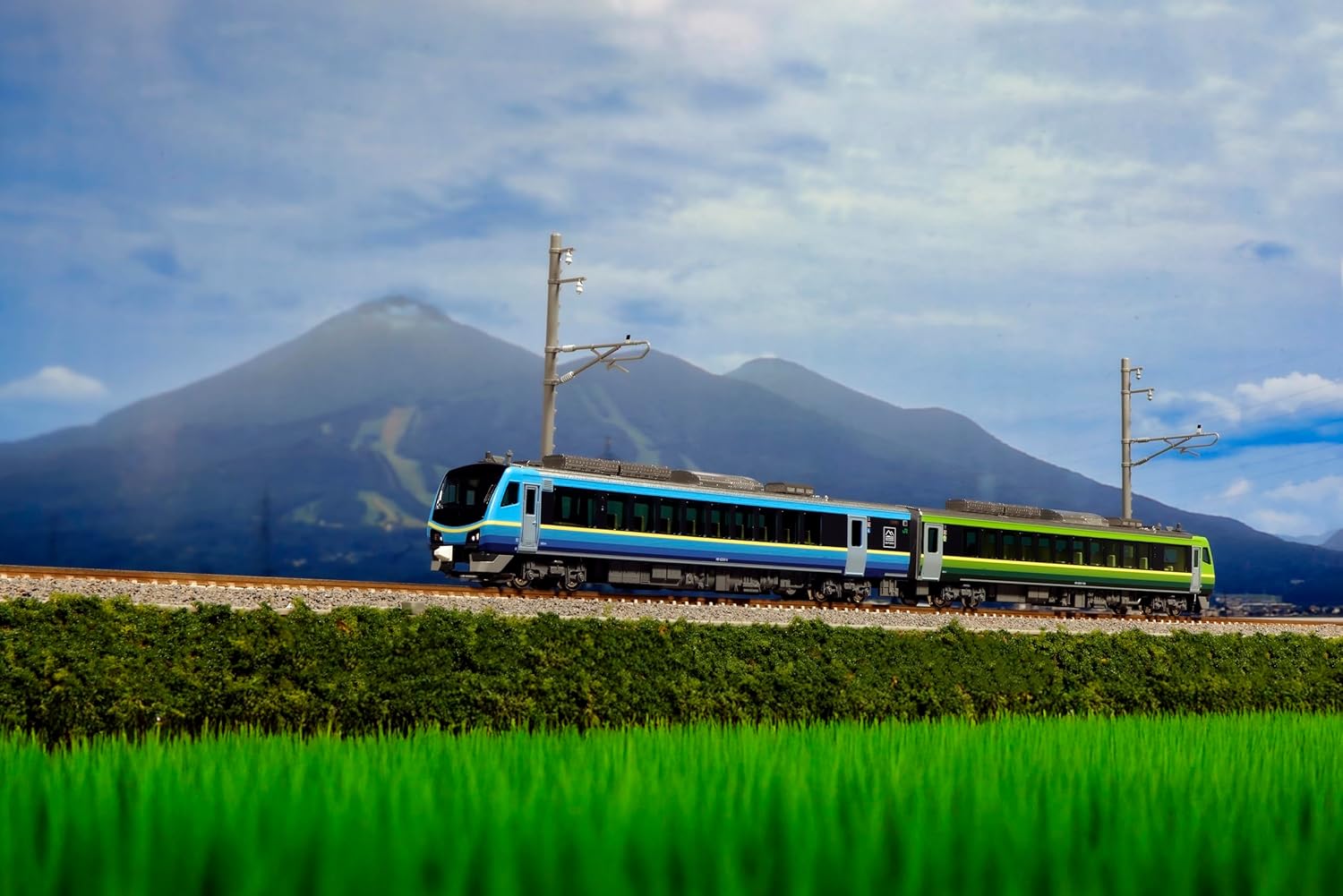 KATO 10-1918 N Gauge HB-E300 Series "SATONO" 2-Car Set - BanzaiHobby