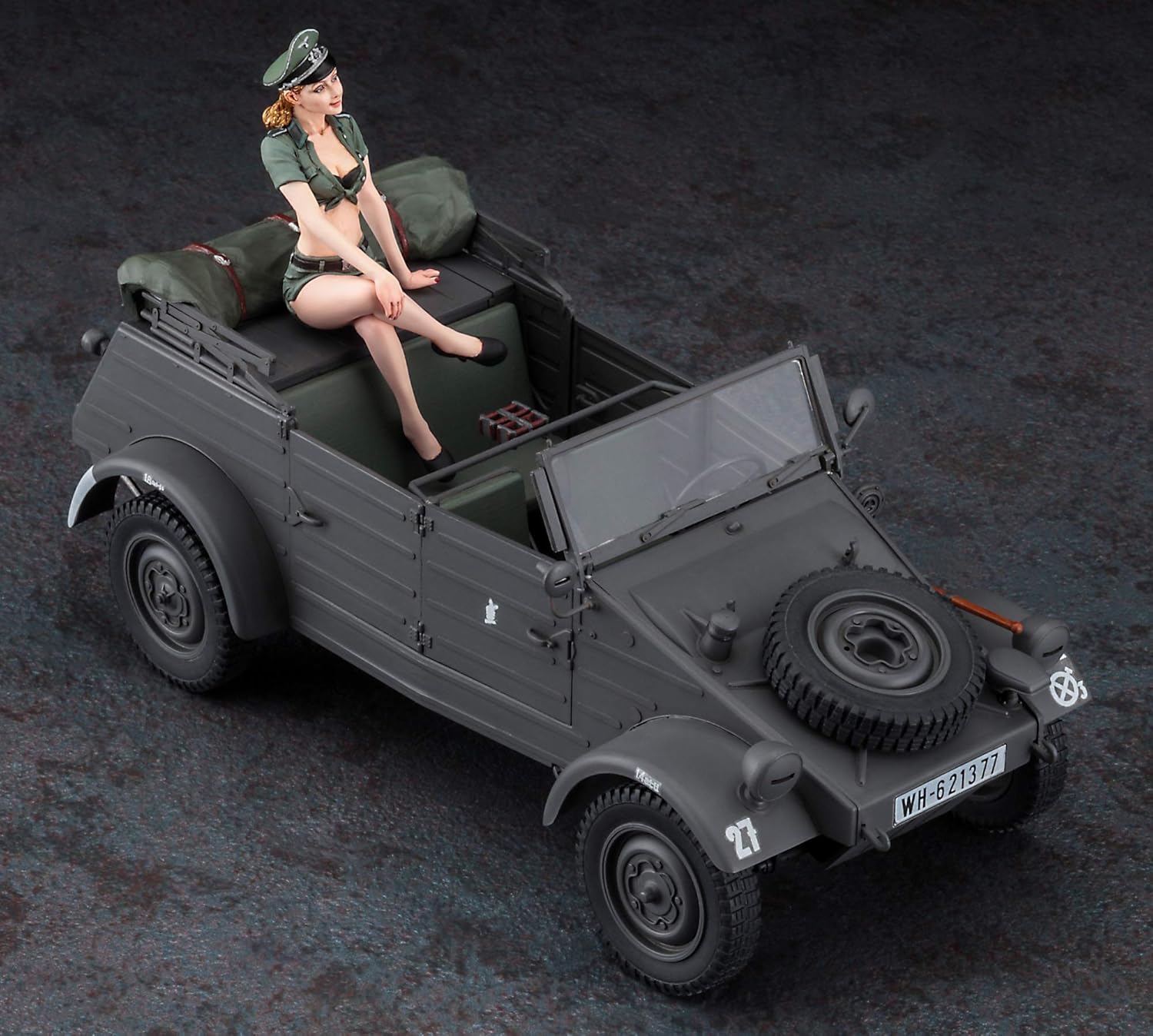 Hasegawa SP453 1/24 Pkw.K1 Cubelwagen Type 82 w/Blonde Girls Figure - BanzaiHobby