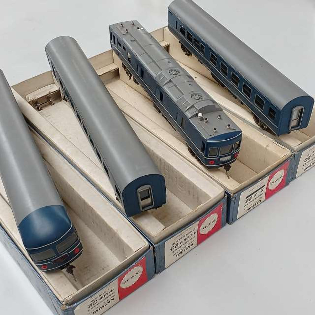 Katsumi 4 HO sleeper passenger cars - - Banzai Thrifting | BanzaiHobby