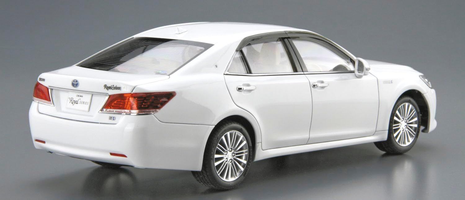 Aoshima Bunka Kyozai 1/24 The Model Car Series No.121 Toyota GRS210/AWS210 Crown Royal Saloon G 2015 - BanzaiHobby