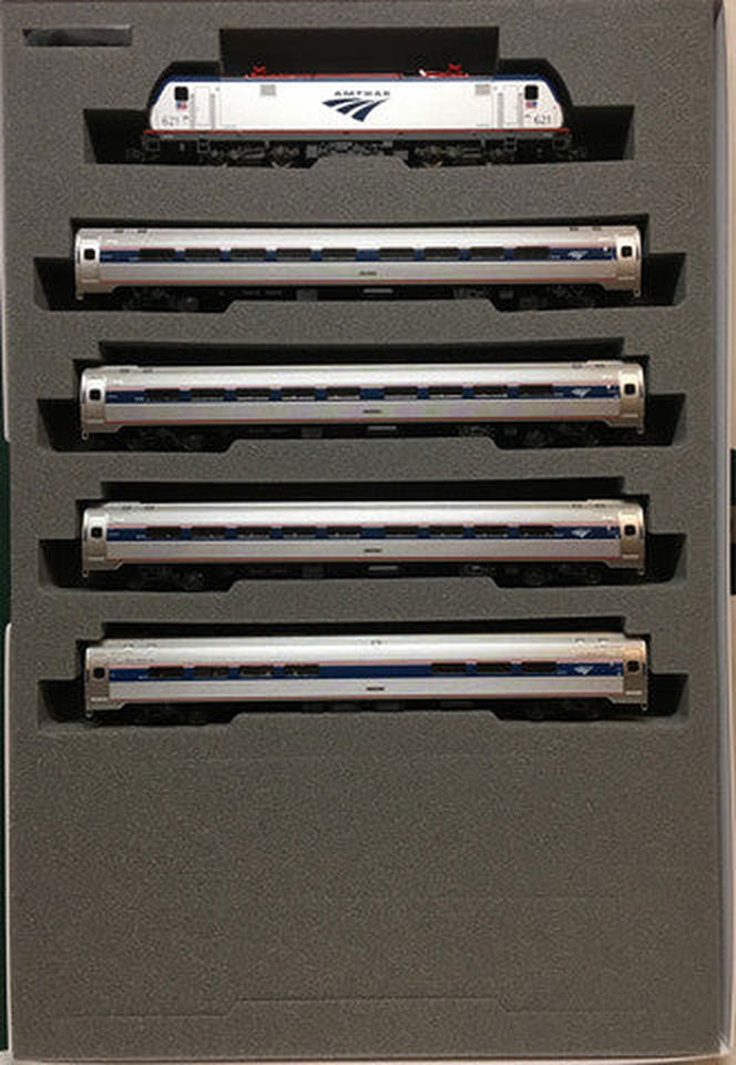 Banzai Hobby - KATO 10710-2 Amtrak ACS-64 / Amfleet I (zestaw 5