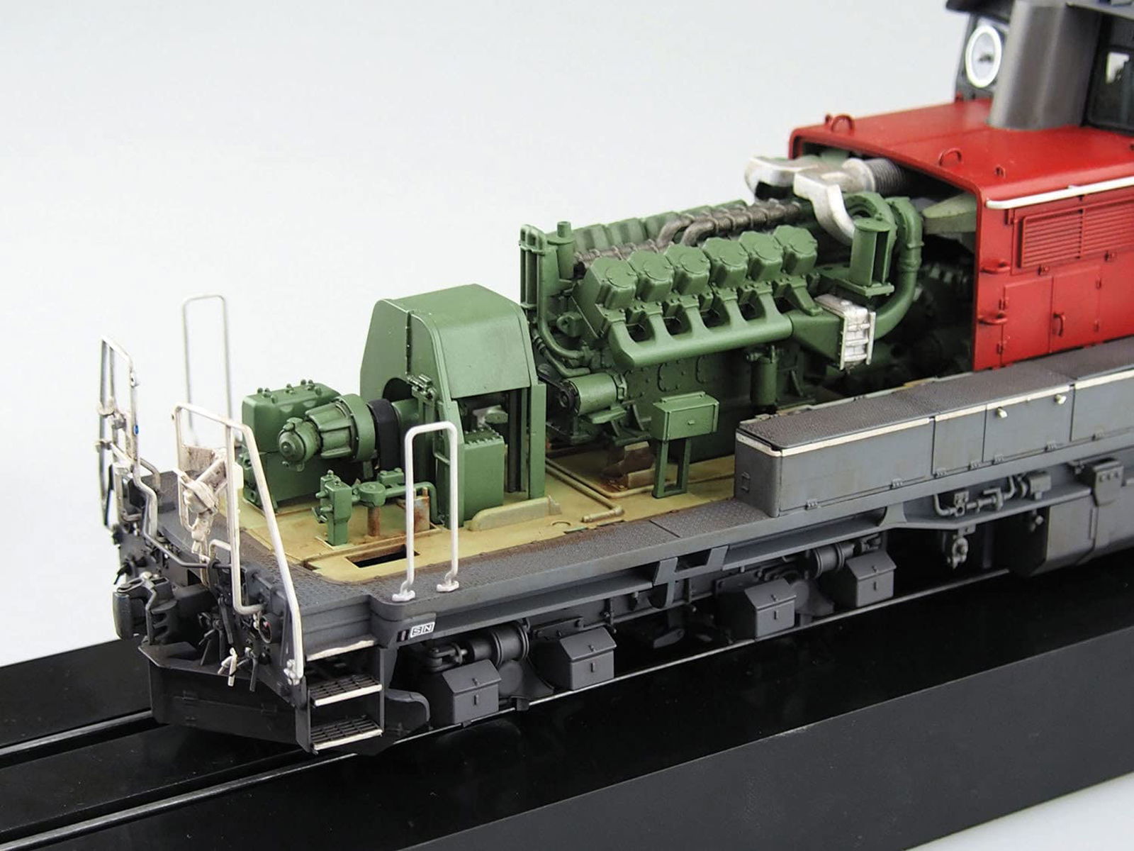 Aoshima Diesel Locomotive DD51 J.R.F. A Renewed Type - BanzaiHobby