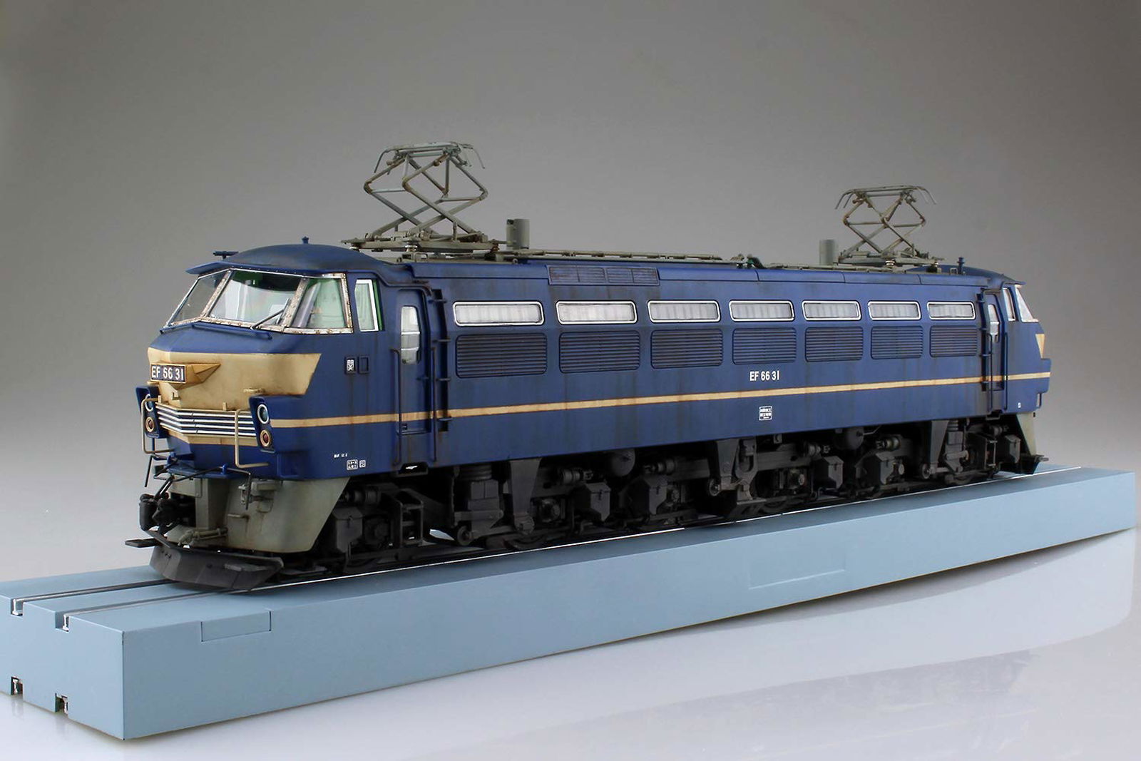 Aoshima Electric Locomotive Type EF66 Late Type - BanzaiHobby