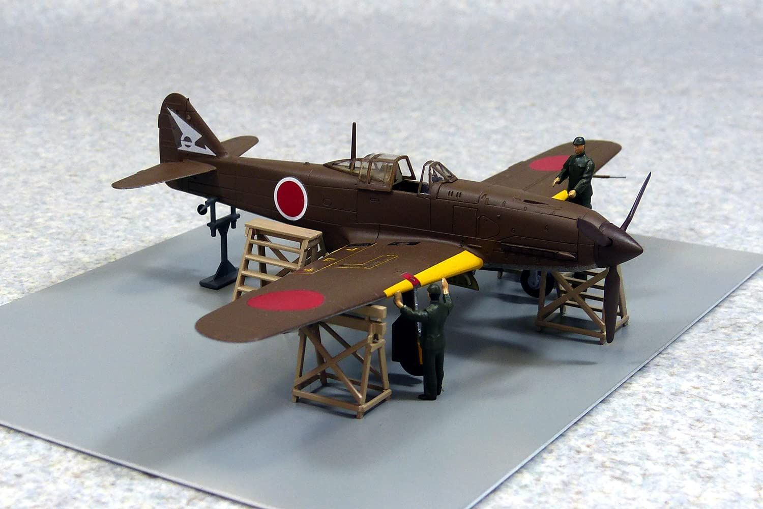 Aoshima Kawasaki Ki-61 II Hien Kai - BanzaiHobby