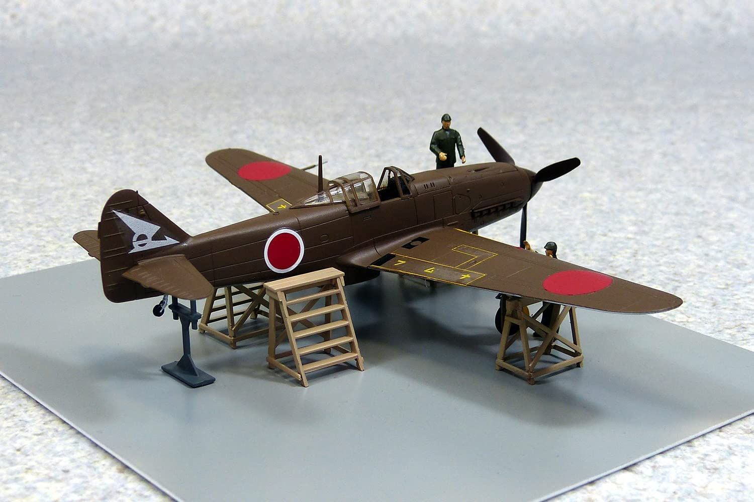 Aoshima Kawasaki Ki-61 II Hien Kai - BanzaiHobby