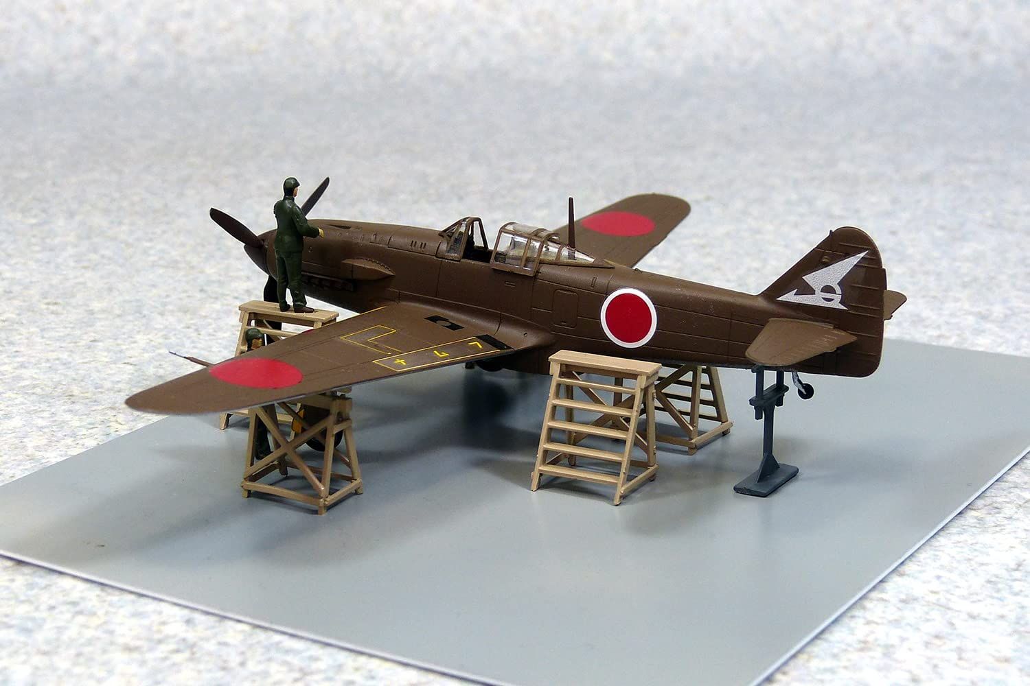 Aoshima Kawasaki Ki-61 II Hien Kai - BanzaiHobby