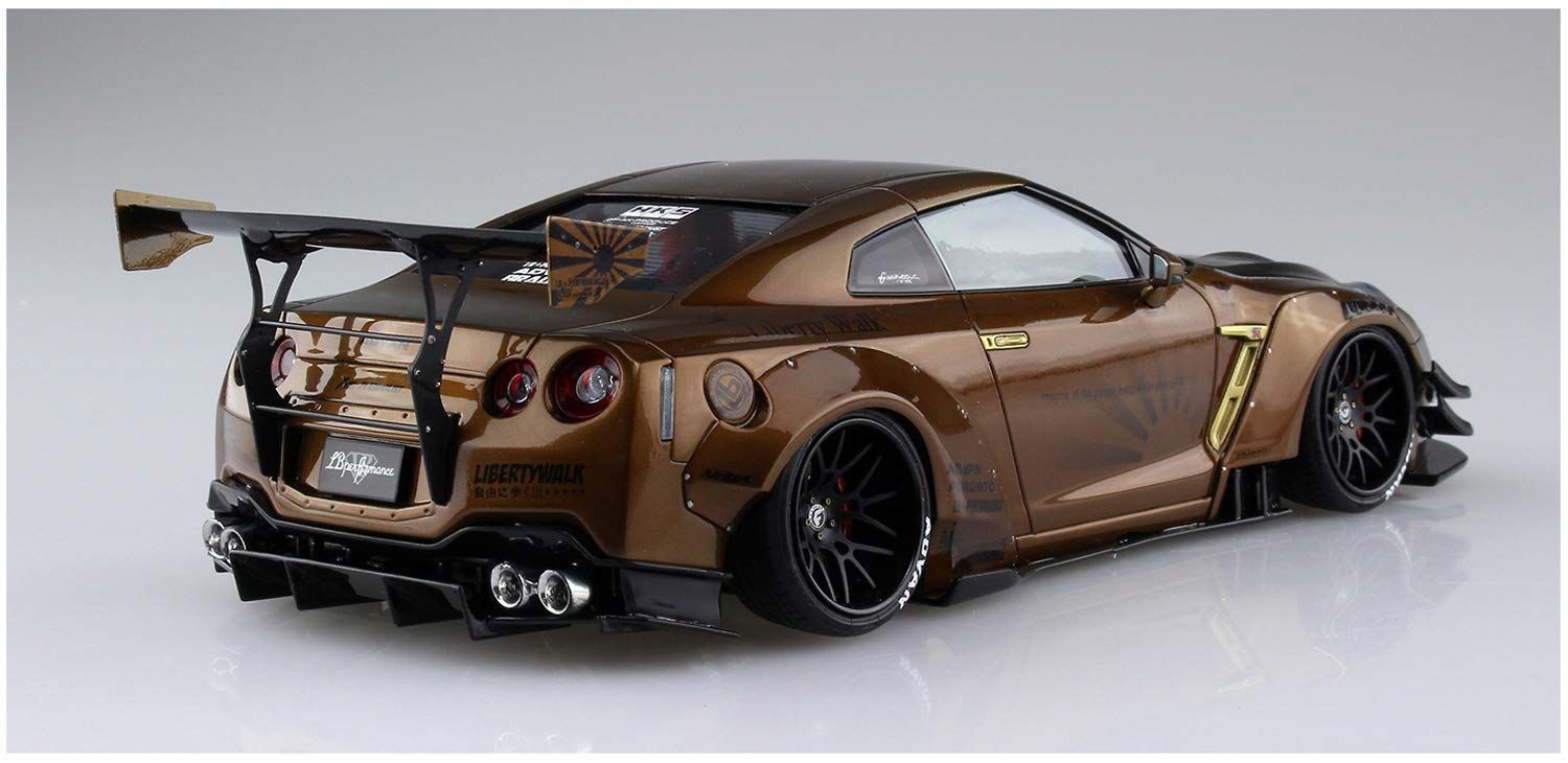 Aoshima LB Works R35 GT-R type 2 Ver.1 - BanzaiHobby