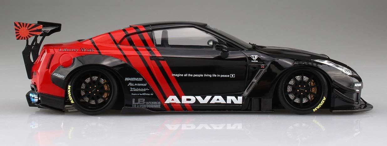 Aoshima LB Works R35 GT-R type 2 Ver.2 - BanzaiHobby